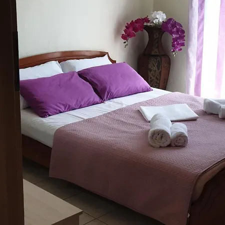 Eleni Appartement *