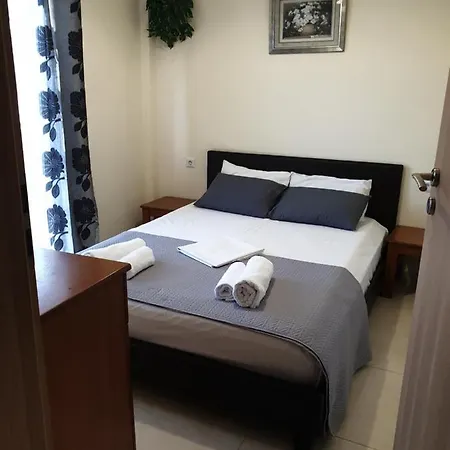Eleni Appartement Polýgyros